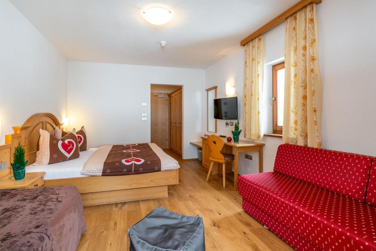 Hotel Lindnerhof San Lorenzo di Sebato Esterno foto