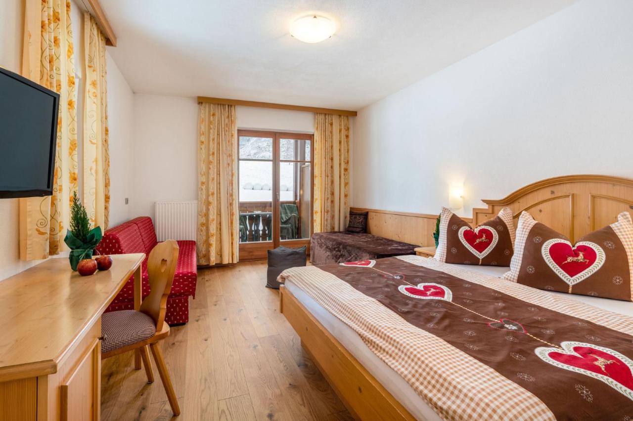 Hotel Lindnerhof San Lorenzo di Sebato Esterno foto