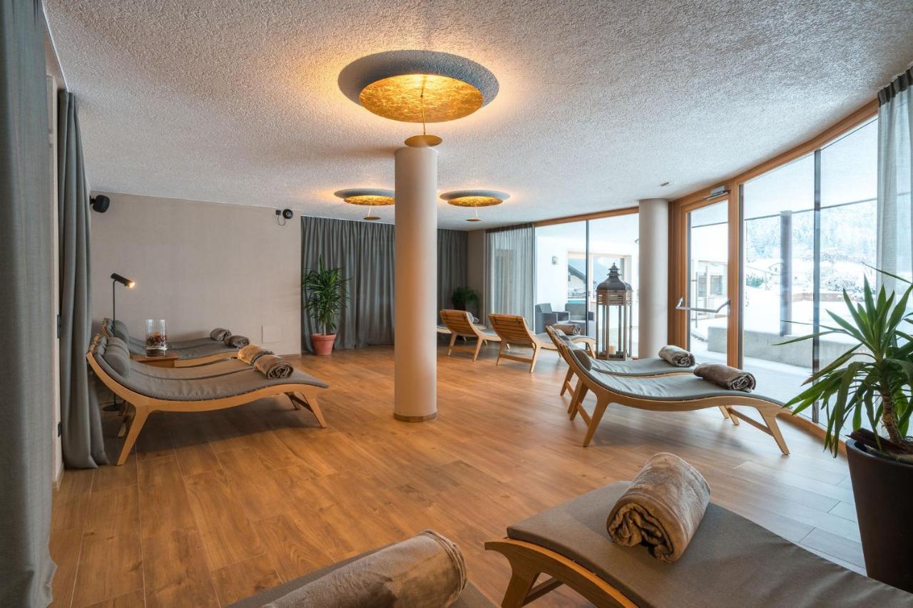 Hotel Lindnerhof San Lorenzo di Sebato Esterno foto