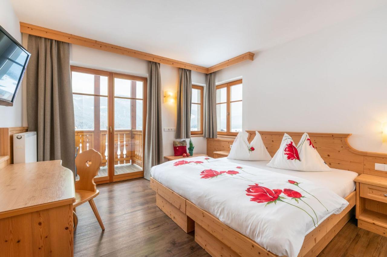Hotel Lindnerhof San Lorenzo di Sebato Esterno foto