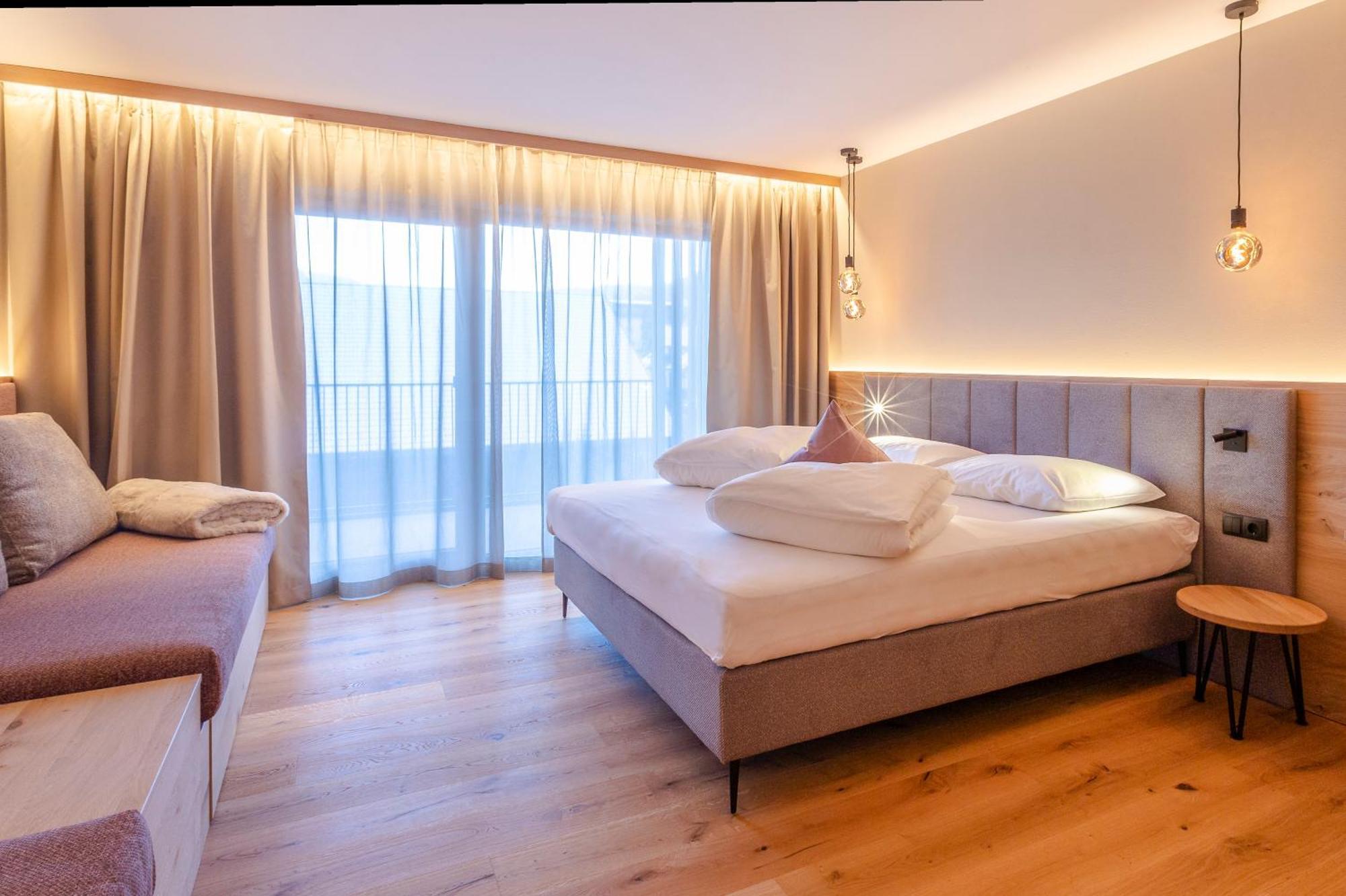 Hotel Lindnerhof San Lorenzo di Sebato Esterno foto