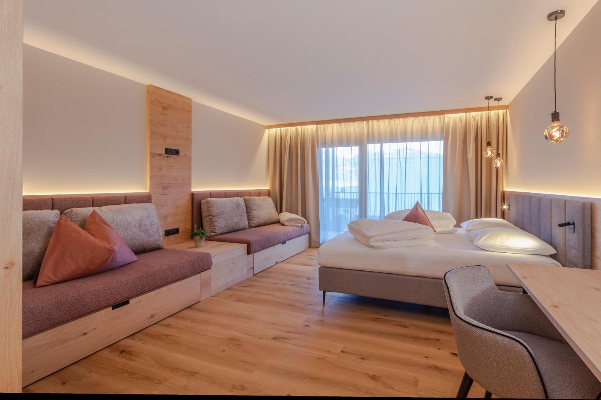 Hotel Lindnerhof San Lorenzo di Sebato Esterno foto